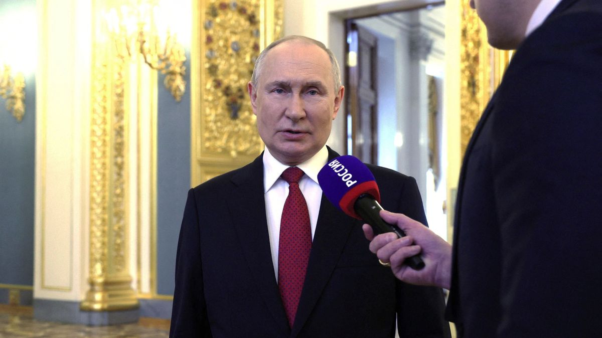 Rusové kráčejí od jednoho vítězství ke druhému, pochvaluje si Putin